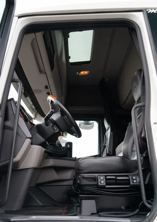 SCANIA S 580 / V8 / RETARDER / KLIMA POSTOJOWA / CAŁA NA PODUSZKACH / BOGATE WYPOSAŻENIE  / EURO 6 