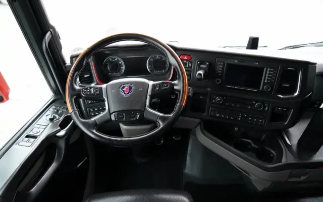 SCANIA S 580 / V8 / RETARDER / KLIMA POSTOJOWA / CAŁA NA PODUSZKACH / BOGATE WYPOSAŻENIE  / EURO 6 