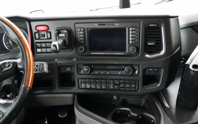 SCANIA S 580 / V8 / RETARDER / KLIMA POSTOJOWA / CAŁA NA PODUSZKACH / BOGATE WYPOSAŻENIE  / EURO 6 