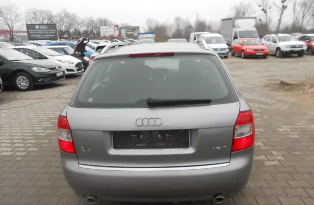 AUDI A4 