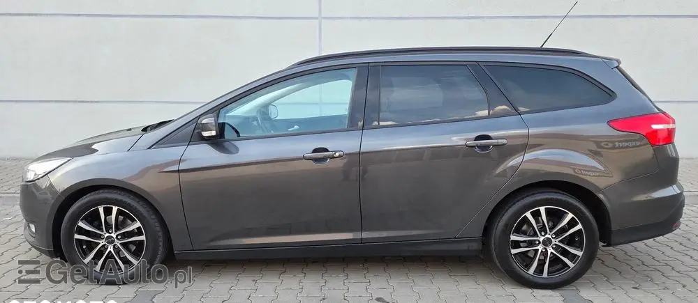 FORD Focus 1.0 EcoBoost Titanium