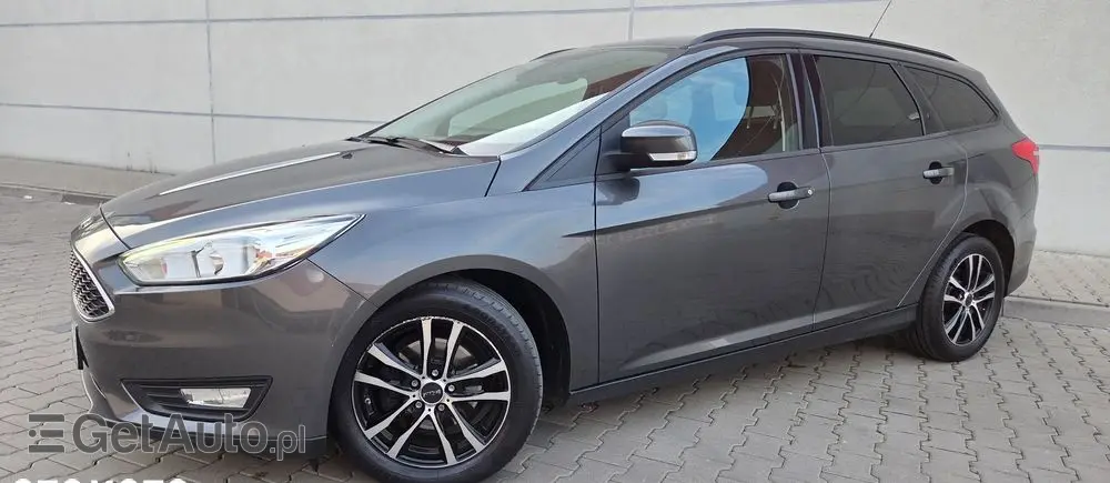 FORD Focus 1.0 EcoBoost Titanium