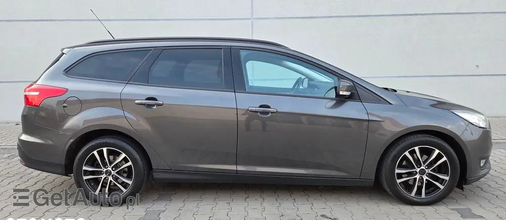 FORD Focus 1.0 EcoBoost Titanium