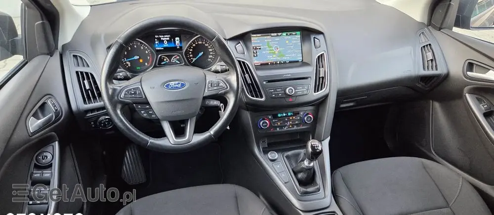 FORD Focus 1.0 EcoBoost Titanium
