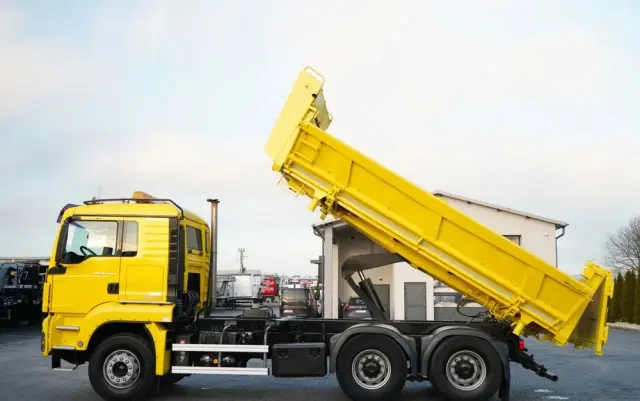 MAN TGS 26.440 / 6X4 / 2 STRONNA WYWROTKA / HYDROBURTA / AUTOMAT / KABINA SYPIALNA 
