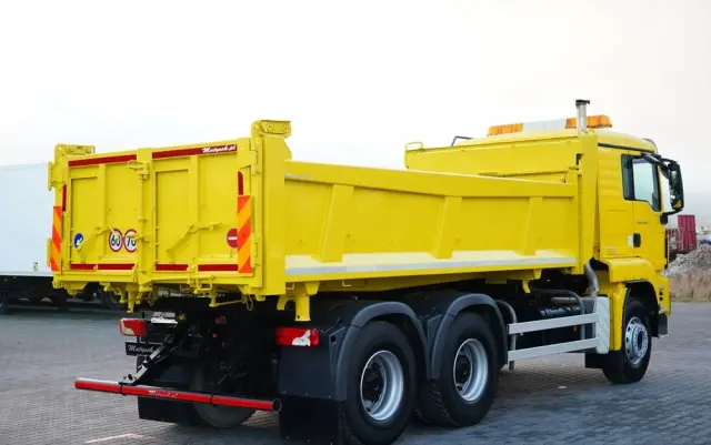 MAN TGS 26.440 / 6X4 / 2 STRONNA WYWROTKA / HYDROBURTA / AUTOMAT / KABINA SYPIALNA 