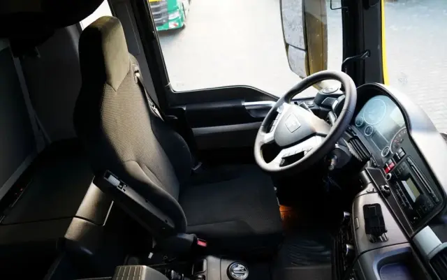 MAN TGS 26.440 / 6X4 / 2 STRONNA WYWROTKA / HYDROBURTA / AUTOMAT / KABINA SYPIALNA 