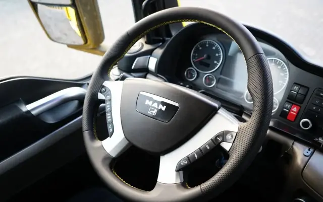 MAN TGS 26.440 / 6X4 / 2 STRONNA WYWROTKA / HYDROBURTA / AUTOMAT / KABINA SYPIALNA 