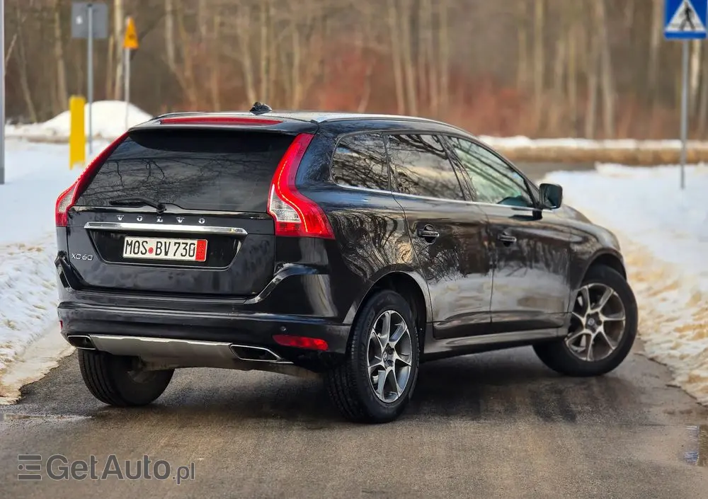 VOLVO XC 60 D4 Drive-E Ocean Race