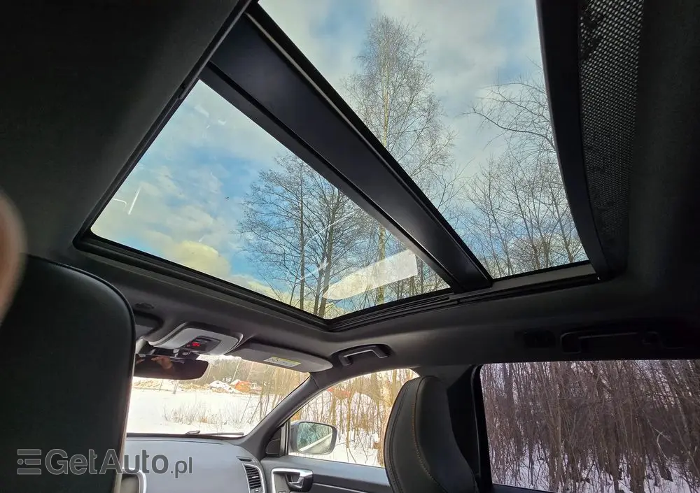 VOLVO XC 60 D4 Drive-E Ocean Race