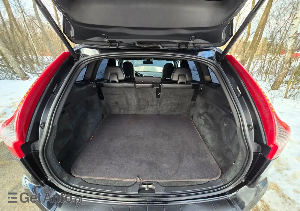 VOLVO XC 60 D4 Drive-E Ocean Race