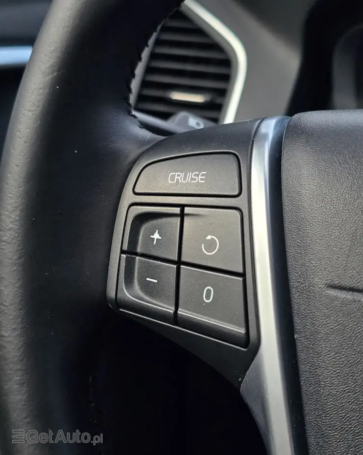 VOLVO XC 60 D4 Drive-E Ocean Race