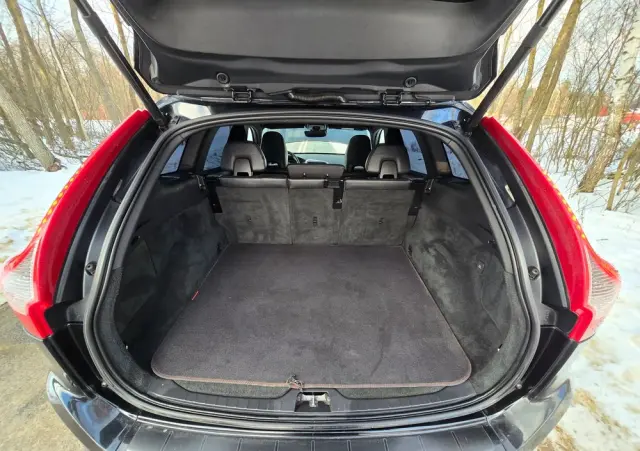 VOLVO XC 60 D4 Drive-E Ocean Race