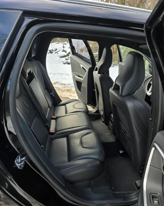 VOLVO XC 60 D4 Drive-E Ocean Race