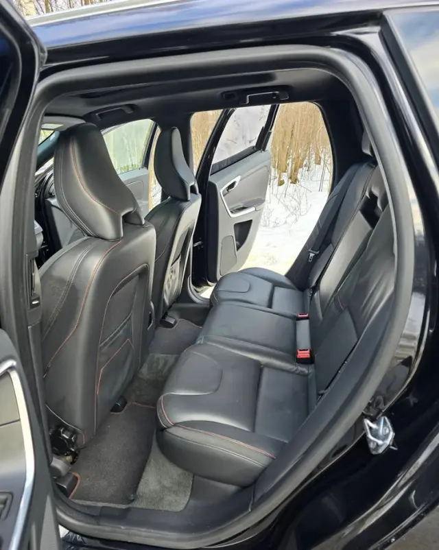 VOLVO XC 60 D4 Drive-E Ocean Race