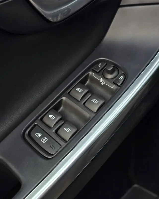 VOLVO XC 60 D4 Drive-E Ocean Race