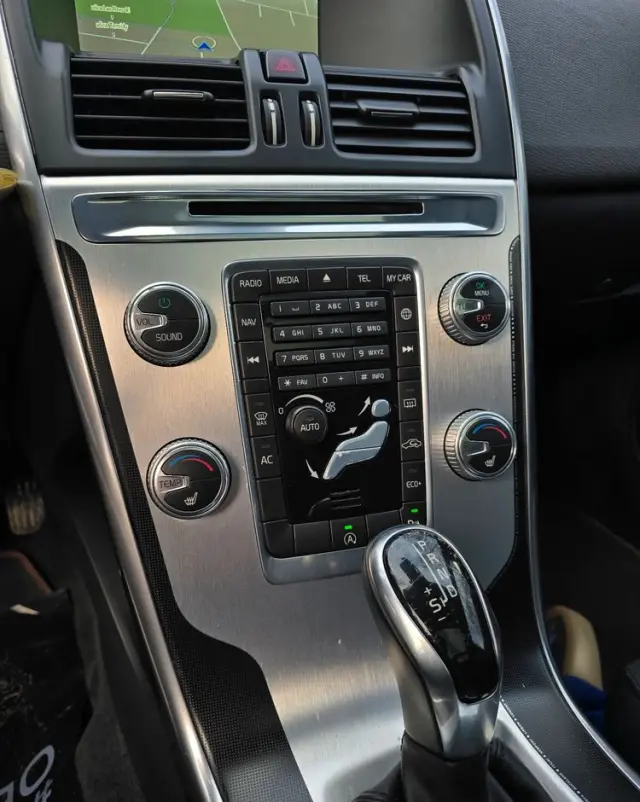 VOLVO XC 60 D4 Drive-E Ocean Race