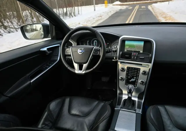 VOLVO XC 60 D4 Drive-E Ocean Race