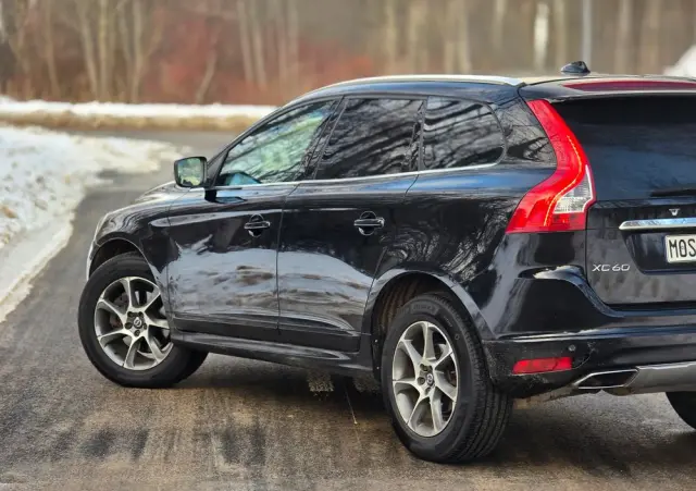 VOLVO XC 60 D4 Drive-E Ocean Race