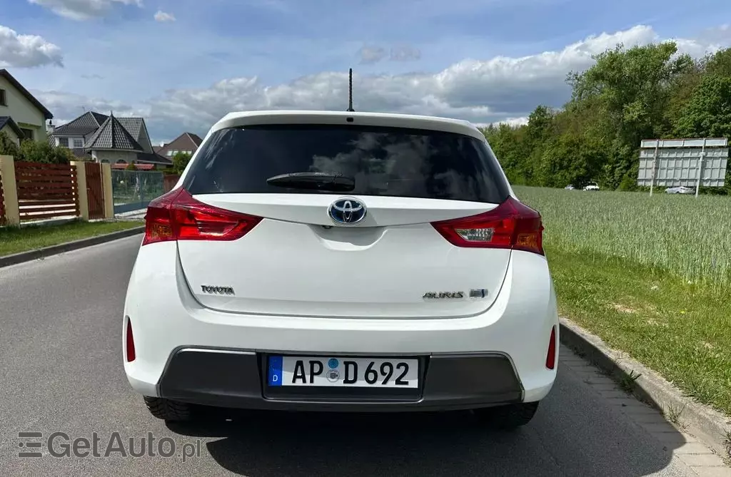 TOYOTA Auris 