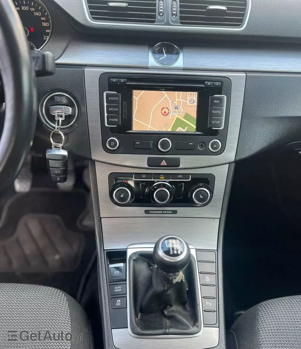 VOLKSWAGEN Passat 2.0 TDI (140 KM)
