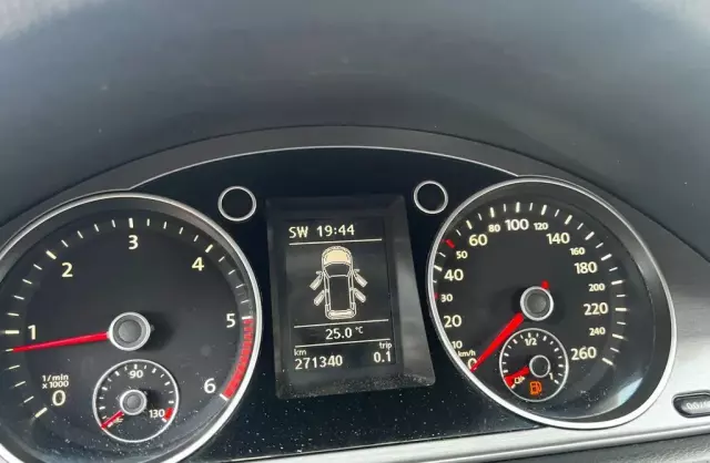 VOLKSWAGEN Passat 2.0 TDI (140 KM)