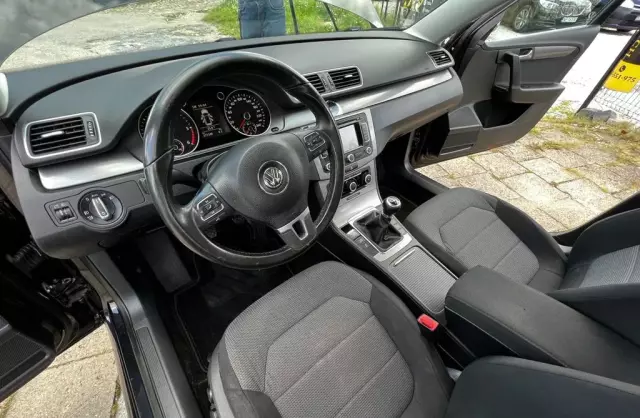 VOLKSWAGEN Passat 2.0 TDI (140 KM)