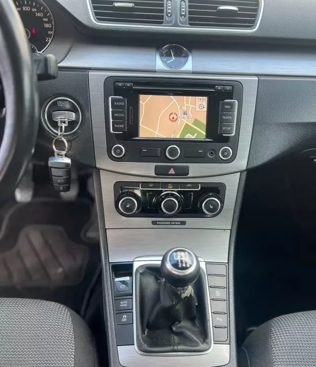 VOLKSWAGEN Passat 2.0 TDI (140 KM)