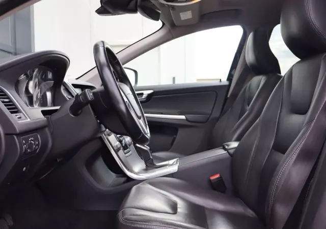 VOLVO XC 60 D4 AWD Summum