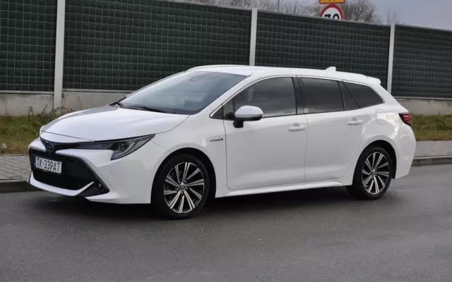 TOYOTA Corolla 2.0 Hybrid Comfort