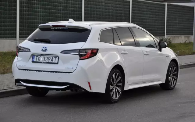 TOYOTA Corolla 2.0 Hybrid Comfort