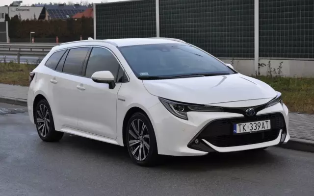 TOYOTA Corolla 2.0 Hybrid Comfort