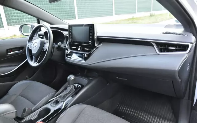 TOYOTA Corolla 2.0 Hybrid Comfort