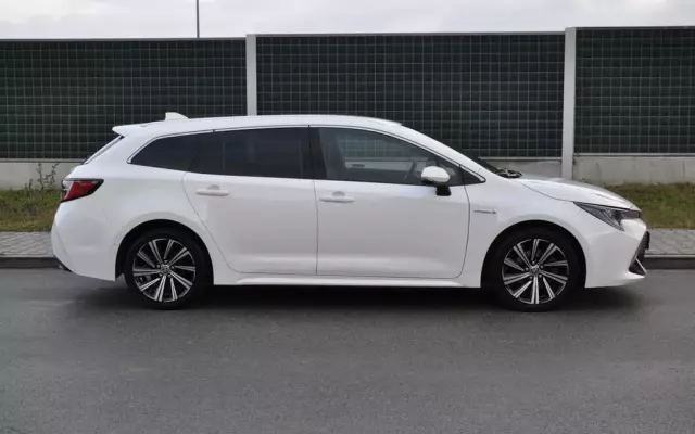 TOYOTA Corolla 2.0 Hybrid Comfort