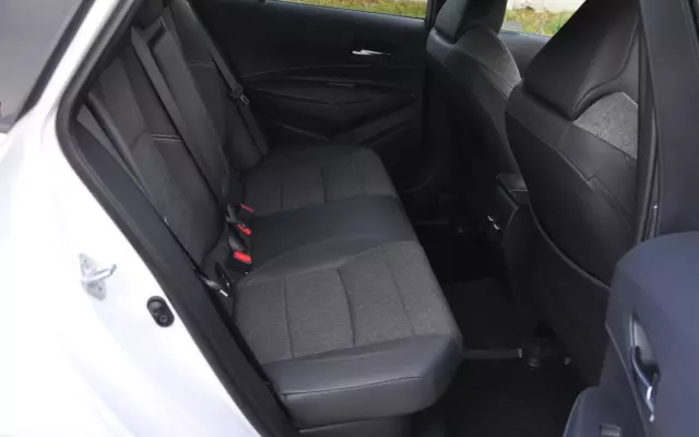 TOYOTA Corolla 2.0 Hybrid Comfort