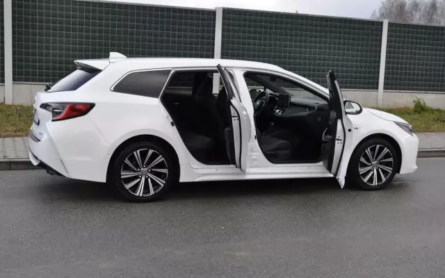 TOYOTA Corolla 2.0 Hybrid Comfort