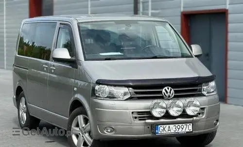 VOLKSWAGEN Multivan 
