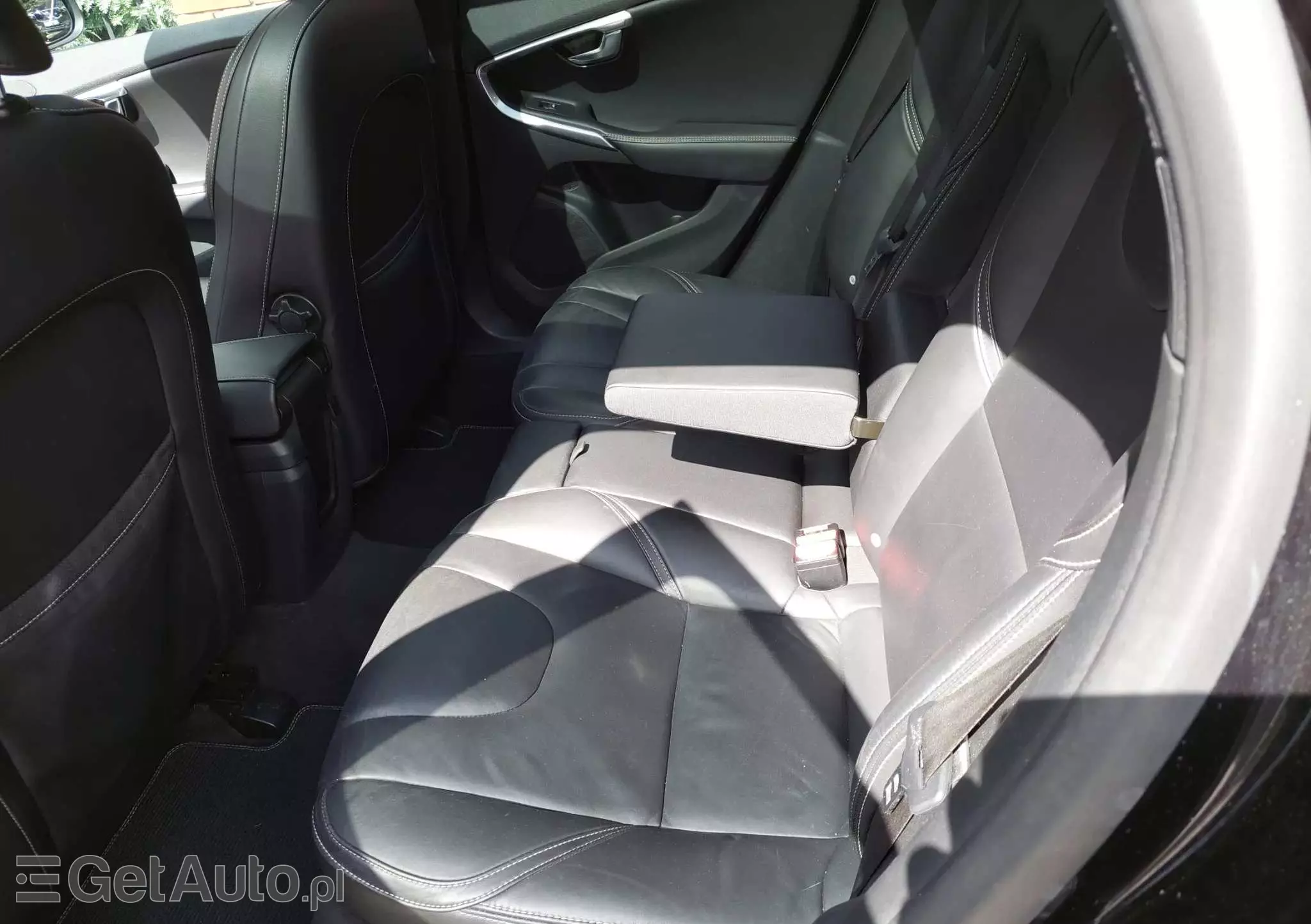 VOLVO V40 T3 Geartronic RDesign