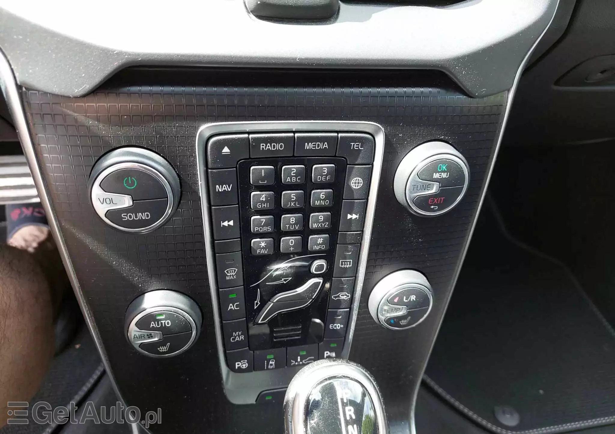 VOLVO V40 T3 Geartronic RDesign