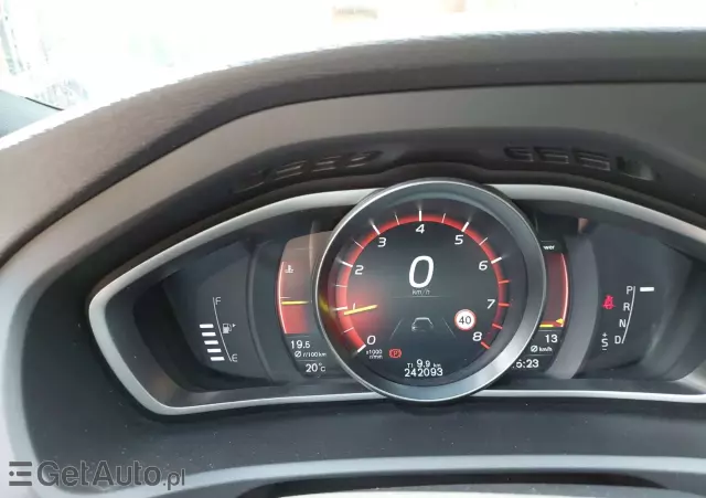 VOLVO V40 T3 Geartronic RDesign