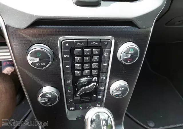 VOLVO V40 T3 Geartronic RDesign