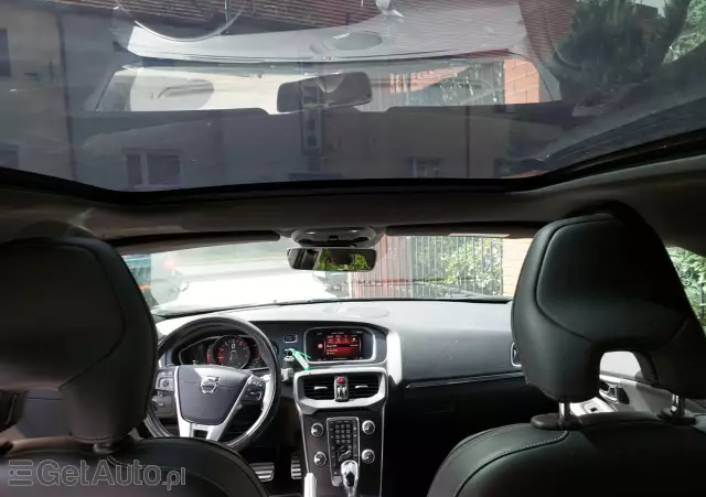 VOLVO V40 T3 Geartronic RDesign