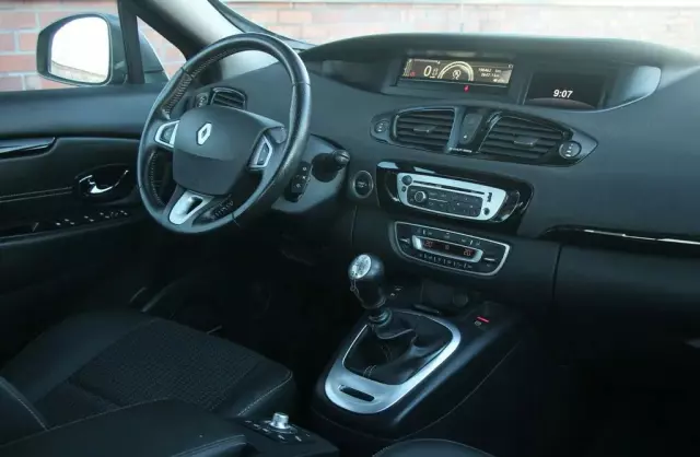 RENAULT Scenic 