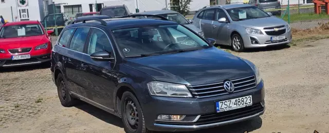 VOLKSWAGEN Passat 