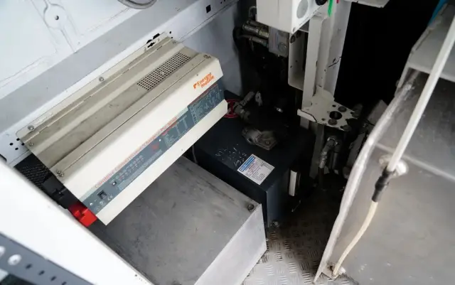 RENAULT MASTER / ZWYŻKA /  PODNOŚNIK KOSZOWY Elevateur 142 TPF  - 14 m / MAX  265 kg / BLASZAK / 