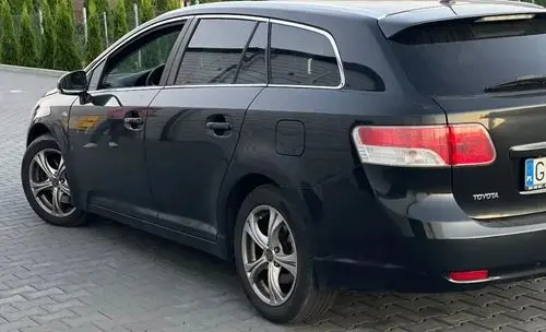 TOYOTA Avensis 