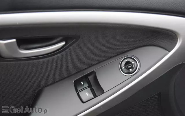 HYUNDAI I30 1.4 Fifa World Cup Edition