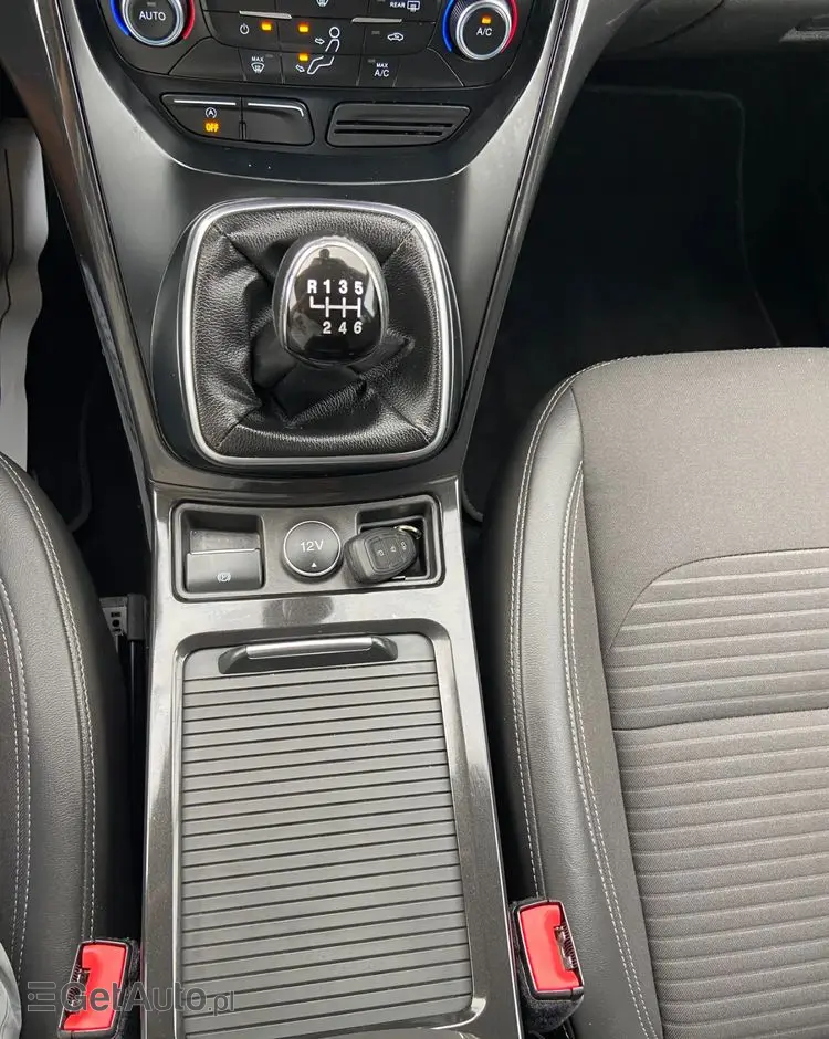 FORD Kuga 1.5 EcoBoost 2x4 SYNC