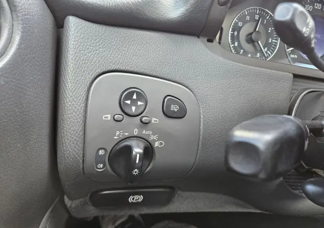 MERCEDES-BENZ CLK 200 Kompressor Avantgarde