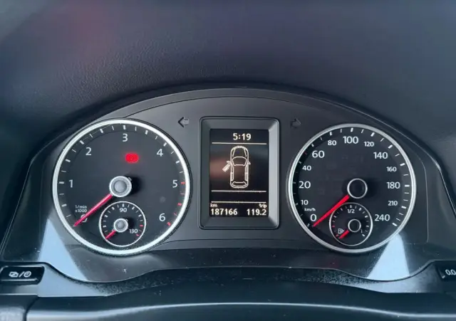 VOLKSWAGEN Tiguan 2.0 TDI DPF BlueMotion Technology Exclusive